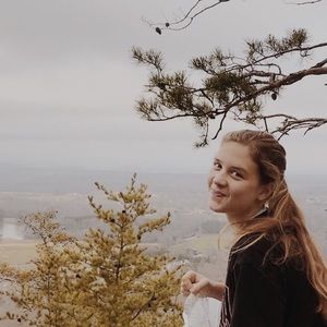 Meet your Posher, Emily